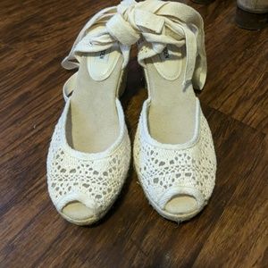 NWOT. Steve Madden Lace Tie Up Wedges